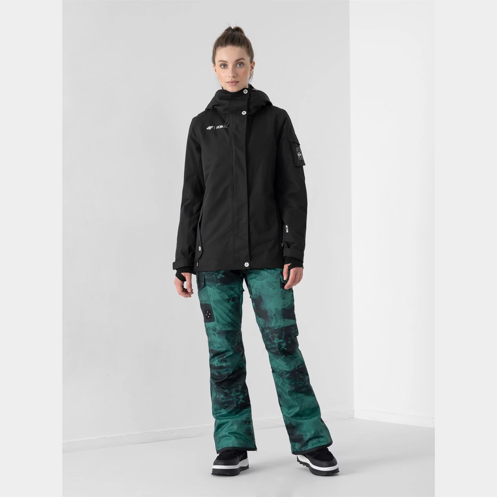 Geci Ski & Snow -  4f Women snowboard jacket KUDS001